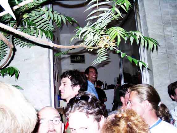 ausdemgarten-insküchenfenster