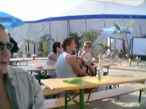 einer_guckt_Volleyball