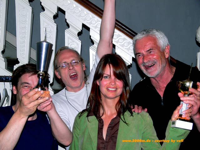 Von Links nach rechts: die Gewinner der Malkstenmeisterschaften am Kicker