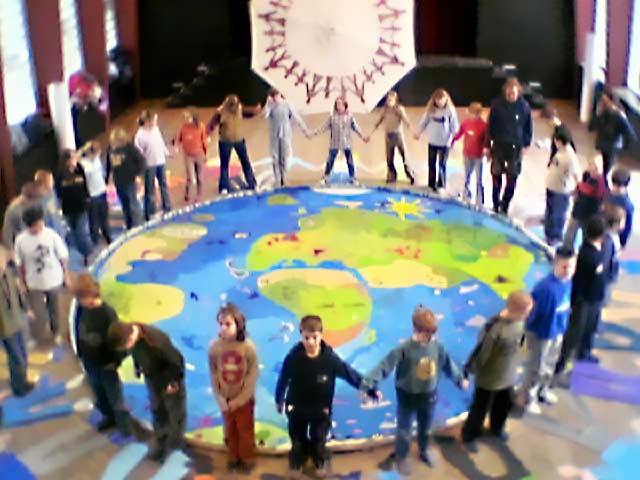 Hier sieht man die 5b, die eine wirkliche sch&ouml;ne WElt gemalt hat. Sie enth&auml;lt die metaphysische Komponenete