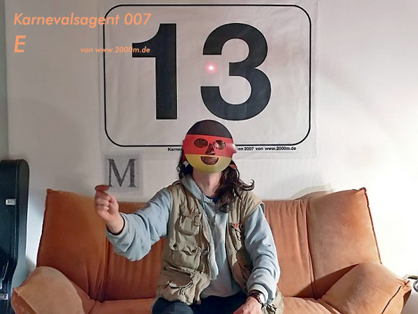 Karnevalsagent in friedlicher Mission E