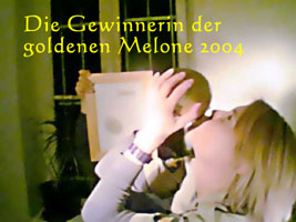 Stephanie Fortmann gewinnt die erste goldene Melone im Jahr 2004 und war richtig happy....